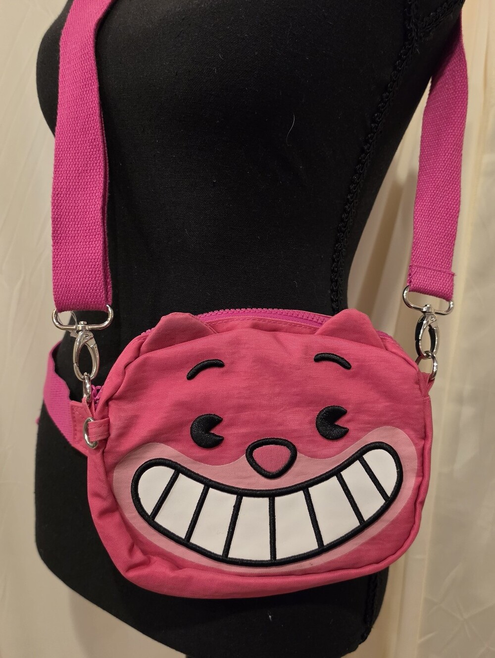 Disney Parks Cheshire Cat Convert fanny pack purse Alice In Wonderland Crossbody